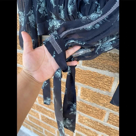 Cinq a Sept Natalie Shirred Floral-Print Blouse small - Picture 7 of 17